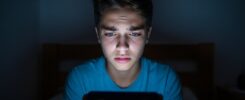 Comment protéger nos ados du cyberharcèlement qui explose avec l’IA ? Comment protéger nos ados du cyberharcèlement qui explose avec l’IA ?